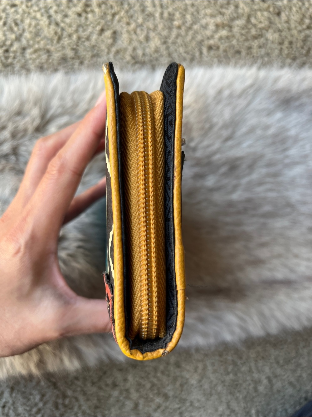 Relic L-Zip Wallet - Picture 8 of 13